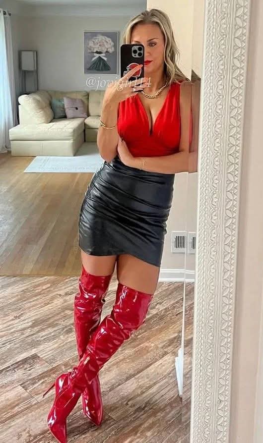 Thighbootluva tweet media