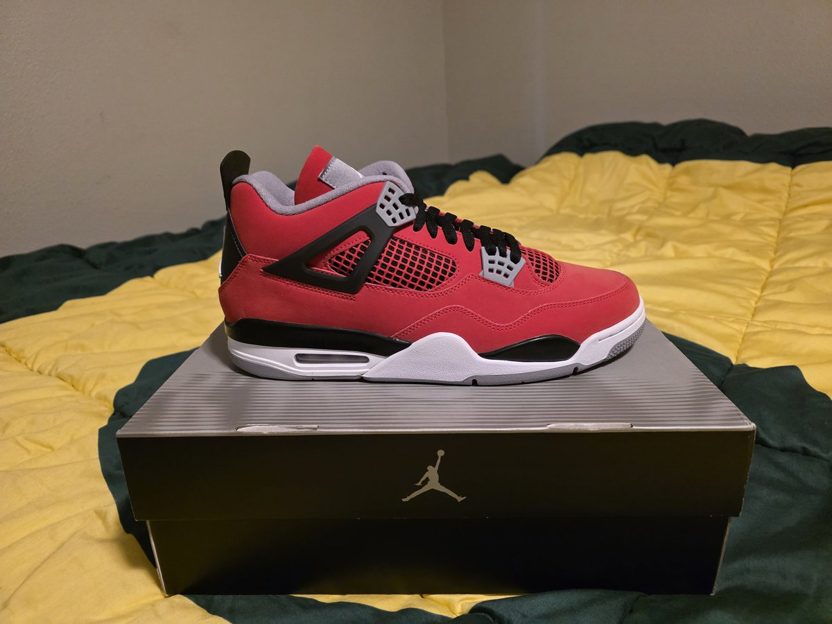 MightyOregon! tweet media