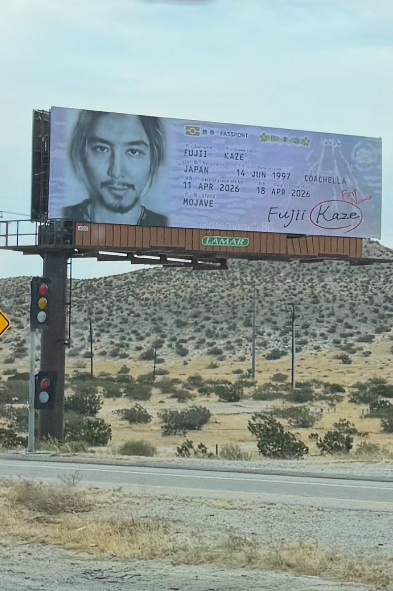 Selina༄ tweet media