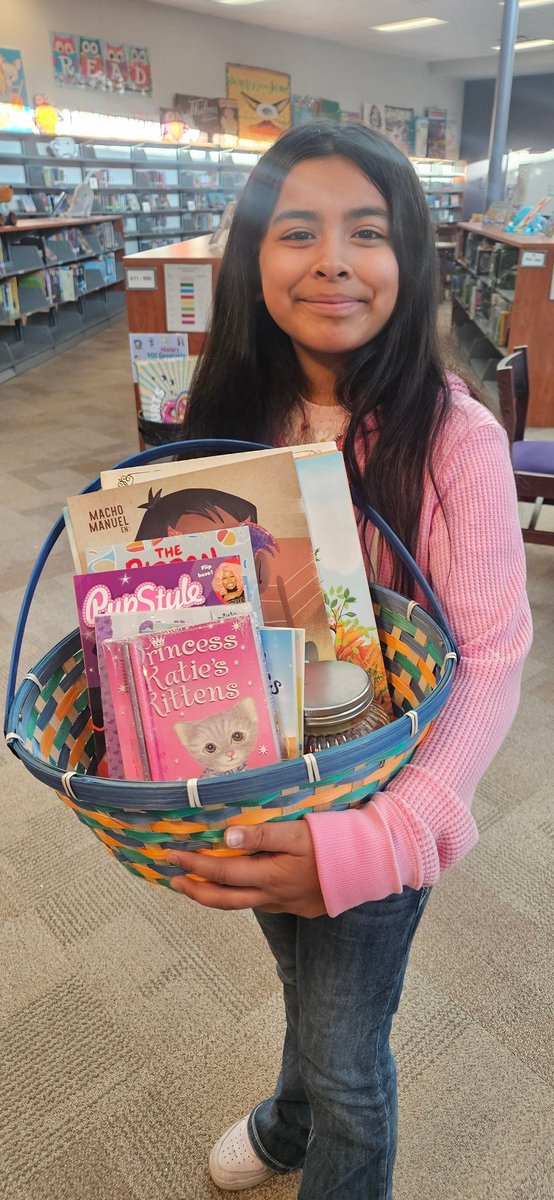 MRodriguez_MRES's tweet image. Congratulations to our lucky winner who came closest to estimating how many jelly beans were in the jar! #GameOn #WeBeforeMe