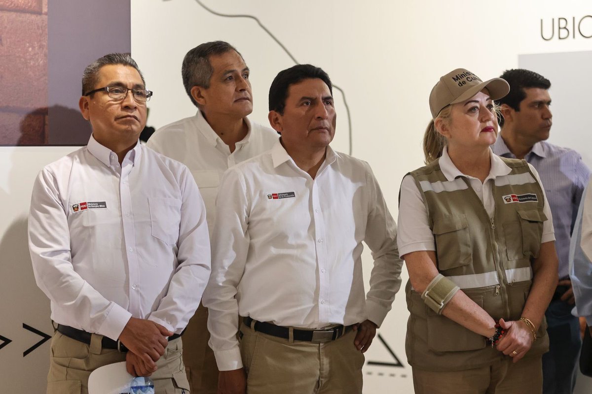 MinemPeru's tweet photo. 📌#NotaDePrensa
📍#Pachacamac | El ministro de Energía y Minas, Waldir Ayasta Mechán, acompañó al presidente del Consejo de Ministros, Luis Enrique Arroyo Sánchez, junto a ministros de Estado, al Santuario Arqueológico de Pachacámac, uno de los complejos más emblemáticos del país, como parte de las acciones orientadas a fortalecer la protección y uso sostenible del patrimonio cultural.