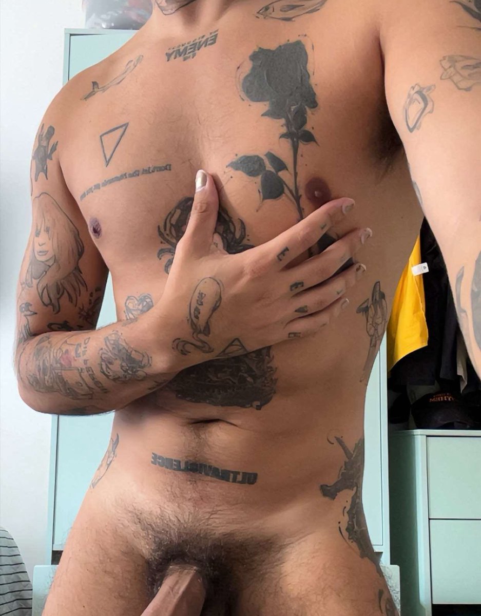 manjubatattoo tweet media