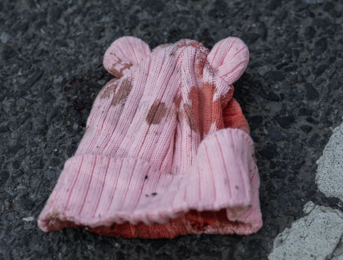 ActualidaMundo's tweet photo. 🇺🇸 👼🏽| Una madre en Nueva York se dio cuenta de que su bebé de 7 meses fue alcanzado en la cabeza por una bala perdida durante un tiroteo en Brooklyn.

La niña fue trasladada de urgencia al hospital, pero murió 20 minutos después. https://t.co/j1KPKnhGu6