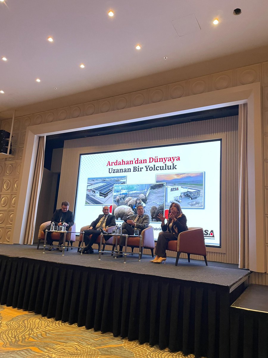 NURCANZDEMR's tweet photo. Bugün, yeni nesil iş geliştirme yaklaşımını merkezine alan Bursa Business Connect’te “Bir iş nasıl büyür?” başlıklı panelde konuşmacıydım.

Birçok farklı sektörden katılımcıyla tecrübelerimi paylaşırken, iş hayatımın ilk dönemlerindeki heyecanı yeniden hissettim. 😊 https://t.co/C2R6D8NgpY