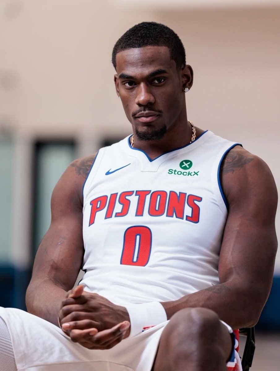 Male Central tweet media