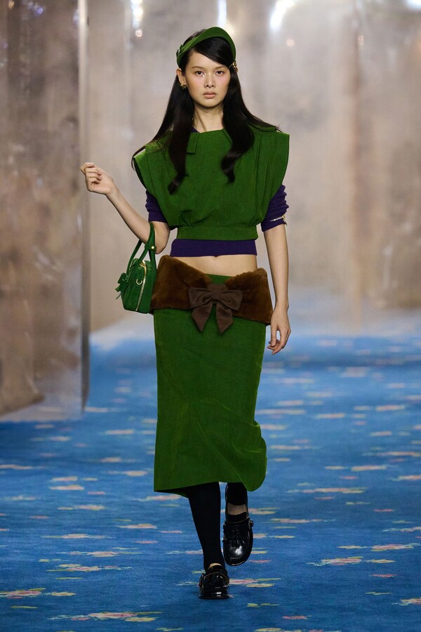 La Mode Unknown tweet media