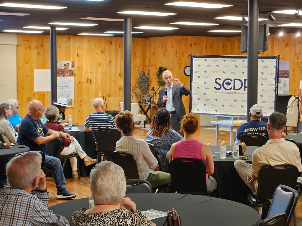 The SCDP is #OnTheRoad in Abbeville County with Rahm Emanuel! 

Connect with South Carolinians and hearing directly from the community. #scdems #scpol