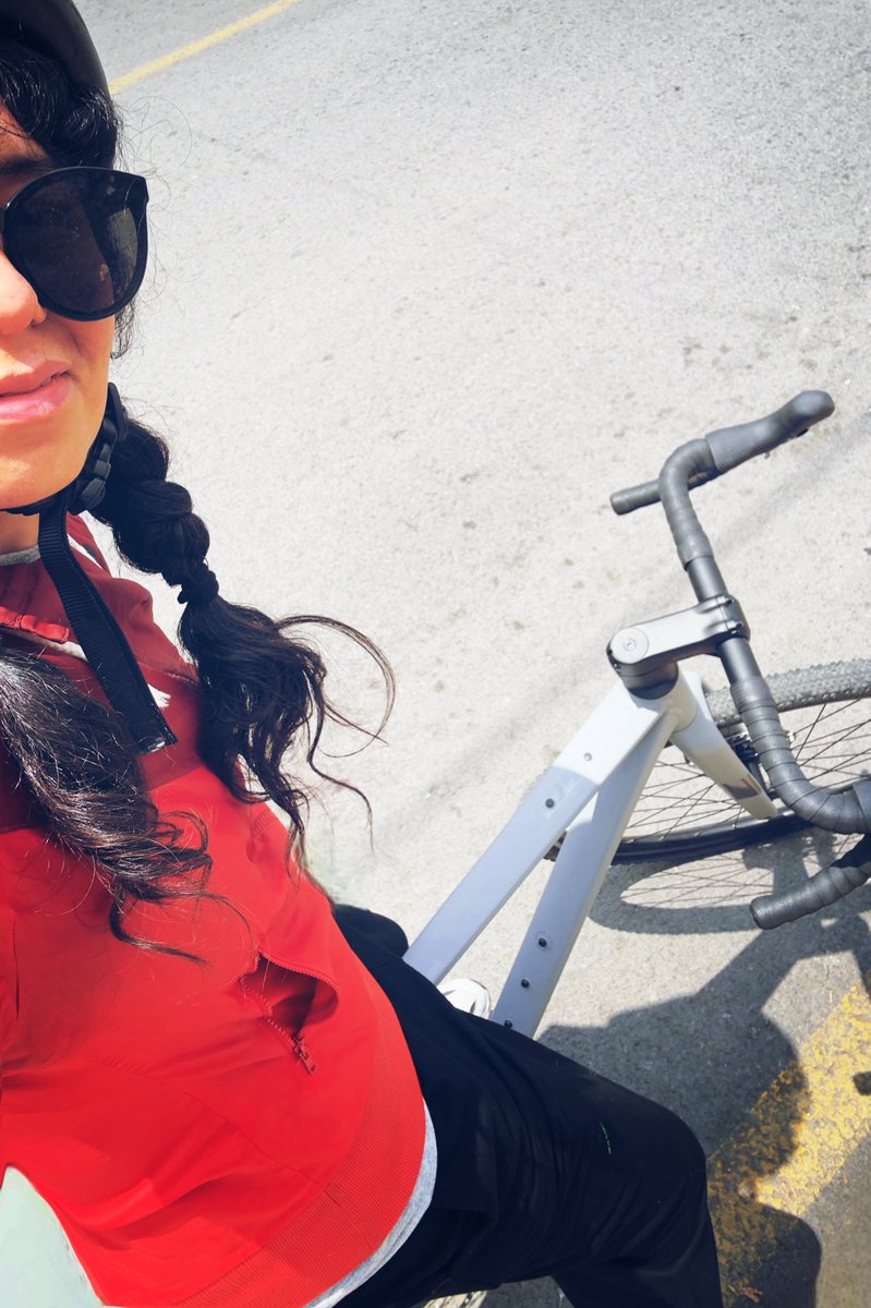 GabaCabral's tweet photo. 😎❤️🚲 https://t.co/6IgYX863IB