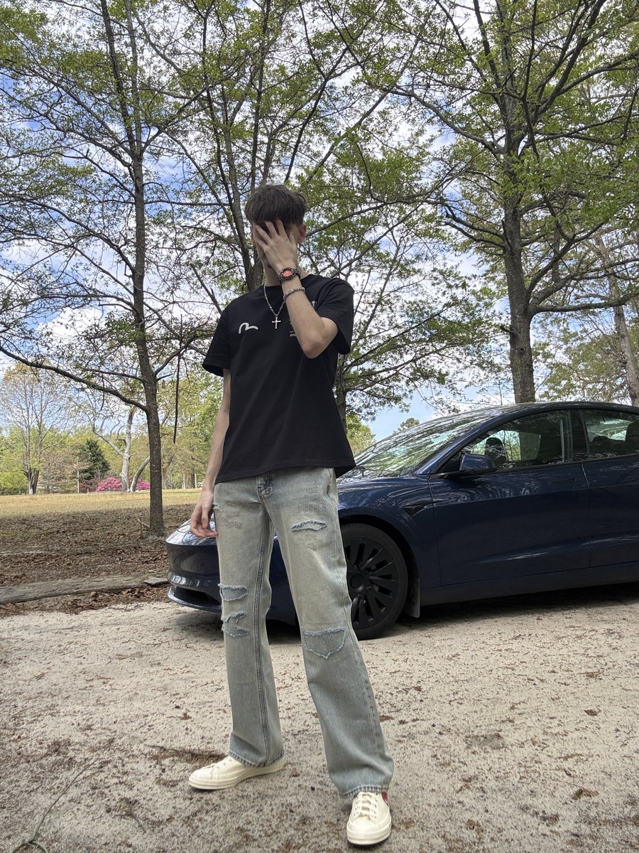 negative tweet media