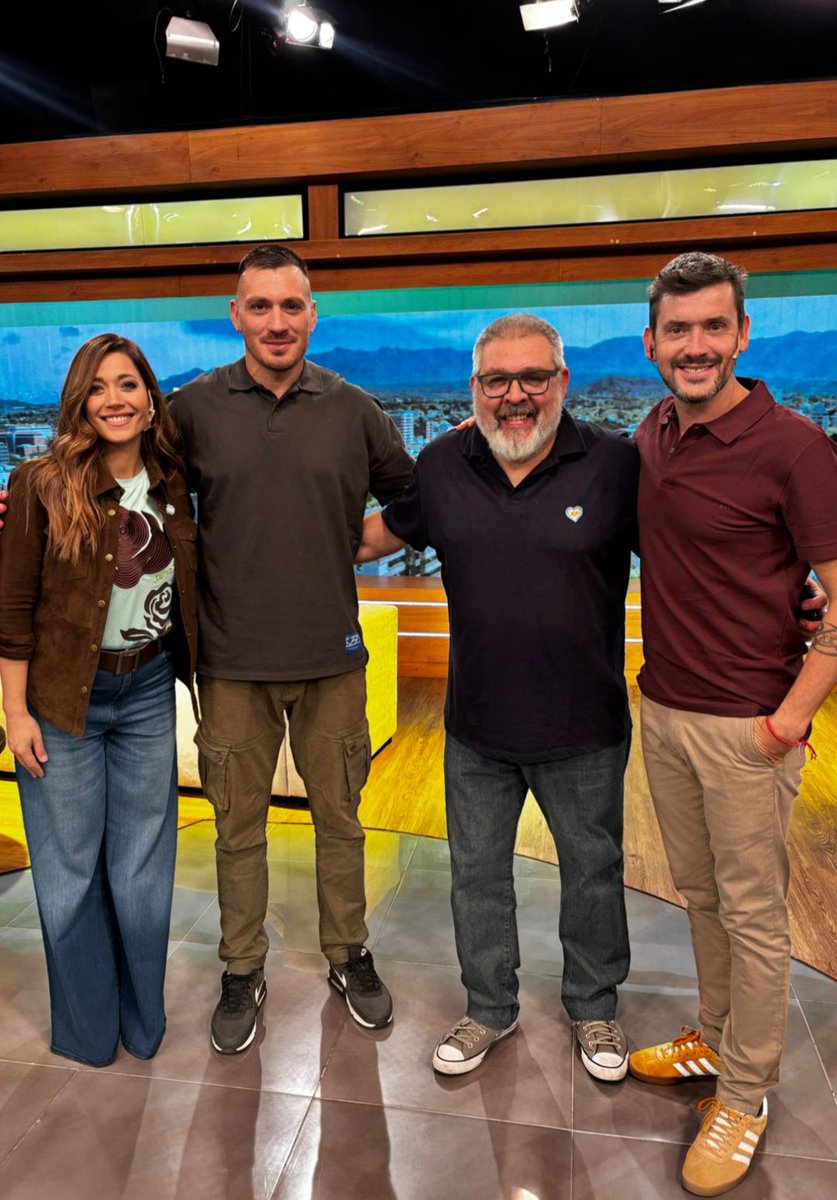 ArielFe07209357's tweet photo. En el programa Gise  y Vos, en @canal7mza estuve compartiendo, junto a un héroe sin capa, Juan Magallanes, la importancia de saber realizar maniobras ( Heimlich y RCP) para poder ayudar en situaciones extremas.
Gracias Gisela Campos y @MATIPASCUALETTI  por la invitación y difusión !!!
#Prevencion
#PrimerosSocorros
#ElSaberSalvaVidas