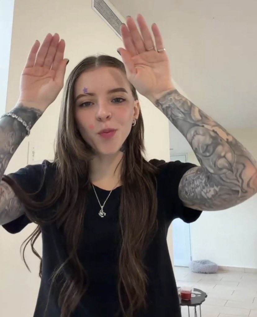 Fê 🦂 tweet media