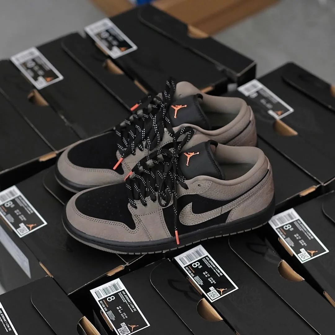 JustFreshKicks's tweet photo. Air Jordan 1 Low SE 'Black/Olive Grey' on sale for $104 + FREE shipping

https://t.co/eM3MR2XzjH

Use code LASTSHOT in cart https://t.co/zuhB7ZwSXe