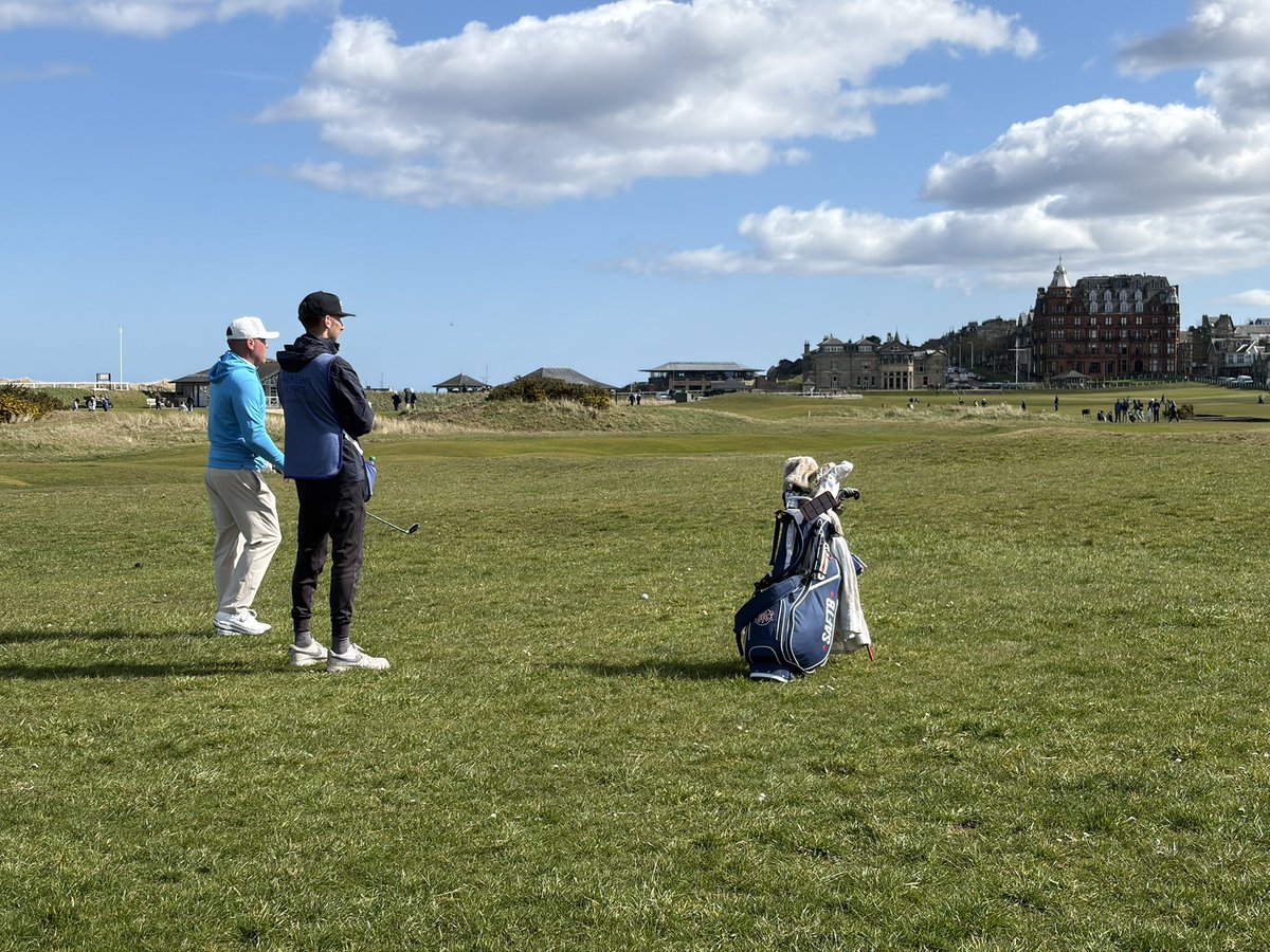 Yodez55's tweet photo. @RiggsBarstool the #SAFTB bag looked nice on The Old Course today ⛳️🏴󠁧󠁢󠁳󠁣󠁴󠁿 https://t.co/g33A3pdsjq