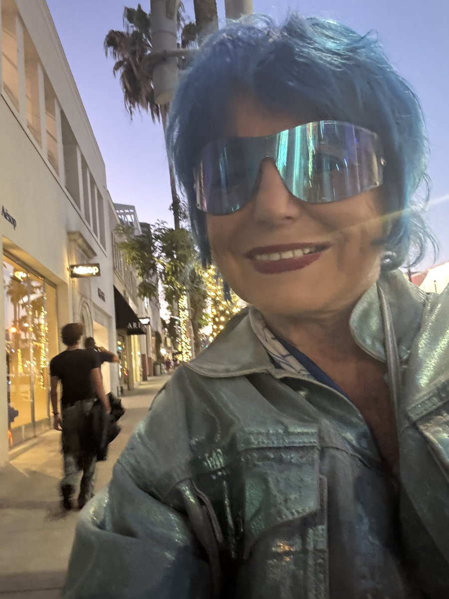 Lady Rocket tweet media