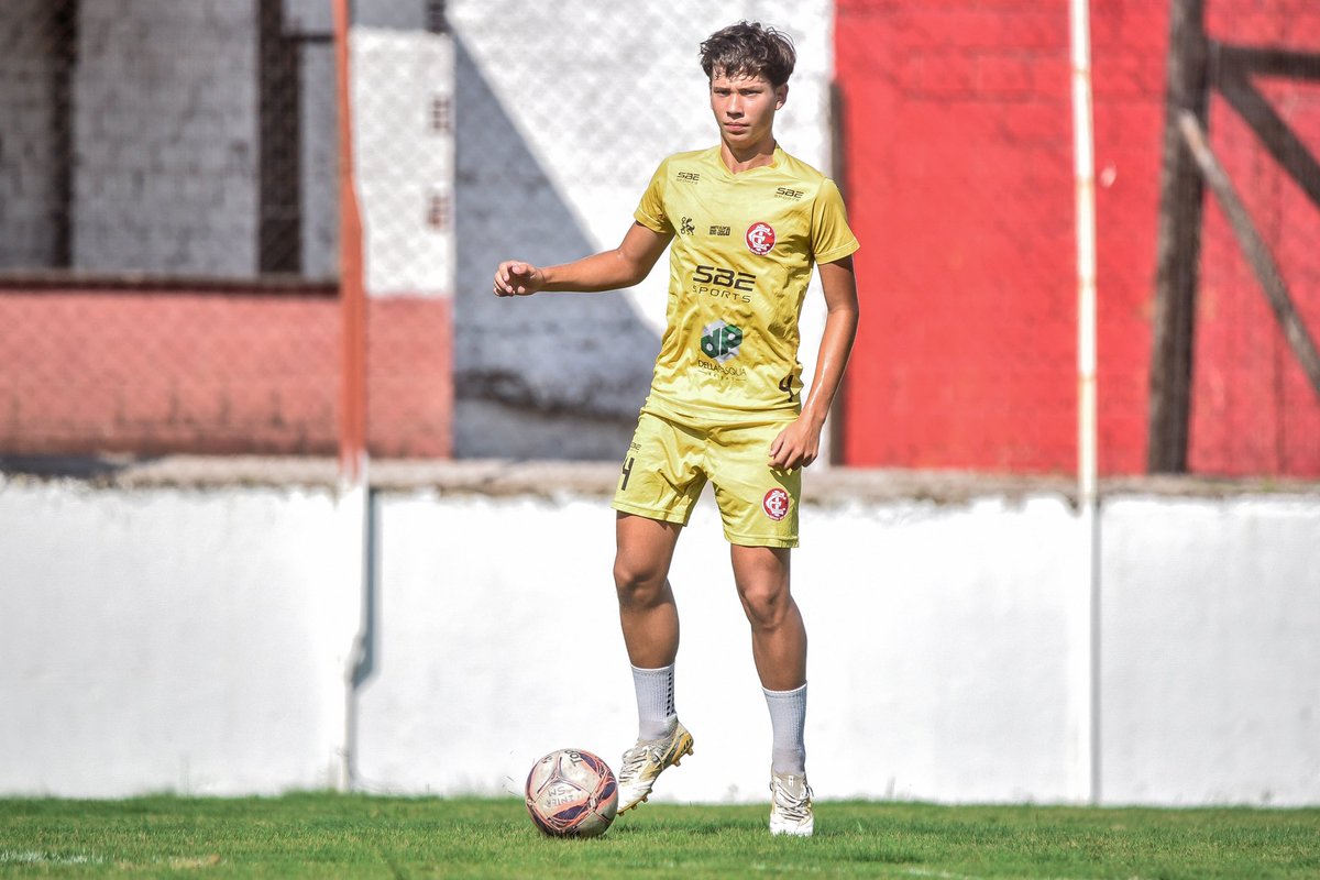 intersmoficial's tweet photo. Ajustes finais por aqui 🇦🇹

Sábado (04), às 13h, tem Inter SM x Grêmio, no CT Hélio Dourado, pelo Gauchão Sub-17 A1.

📸 Renata Medina 

#InterSM #Alvirrubro #GurisDaBaixada https://t.co/9YKjF4tqHH