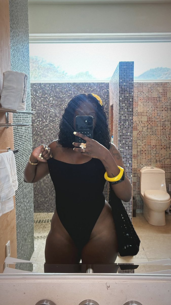 Ashley💅 tweet media