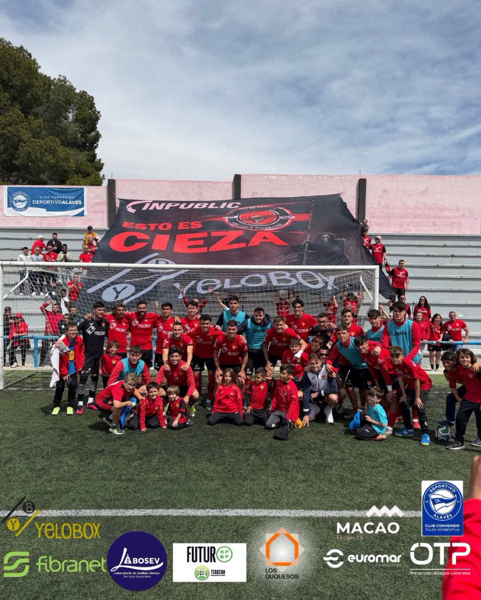 “Esto es Cieza”

🔴 Histórica temporada del <a href="/cdcieza_/">𝐂𝐥𝐮𝐛 𝐃𝐞𝐩𝐨𝐫𝐭𝐢𝐯𝐨 𝐂𝐢𝐞𝐳𝐚</a> que se prepara para salir de Tercera Federación más de 30 años después. Han vuelto a ganar después de no hacerlo durante todo el mes de marzo. 

Si todo va bien, han pasado esa mala dinámica que todos los equipos suelen tener.