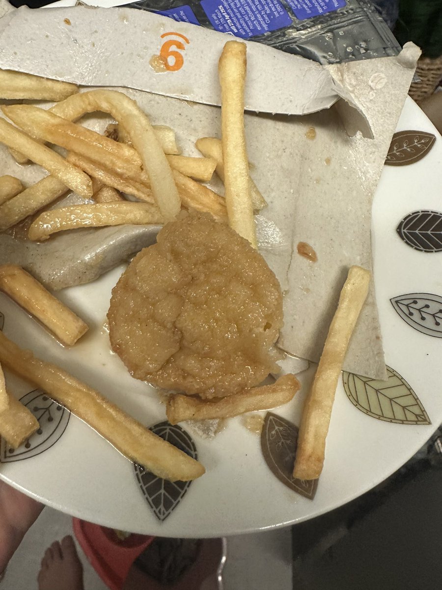 sg3288's tweet photo. @McDonaldsUK ordered a family treat meal for the kids via the McDonald’s app this is how it turned up! Drinks spilled food covered in coke delivery driver useless ruined! Delivery driver emptied his bag on my garden!!! 😡😡 https://t.co/zGjs9iXAhH