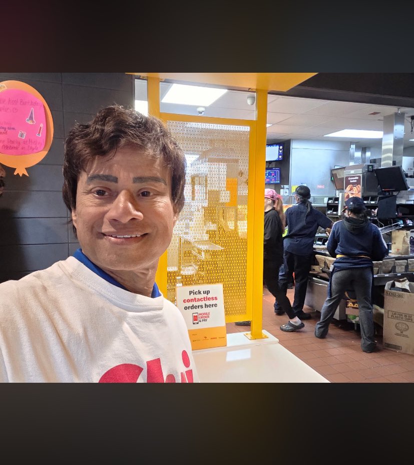 Chuck Ross tweet media