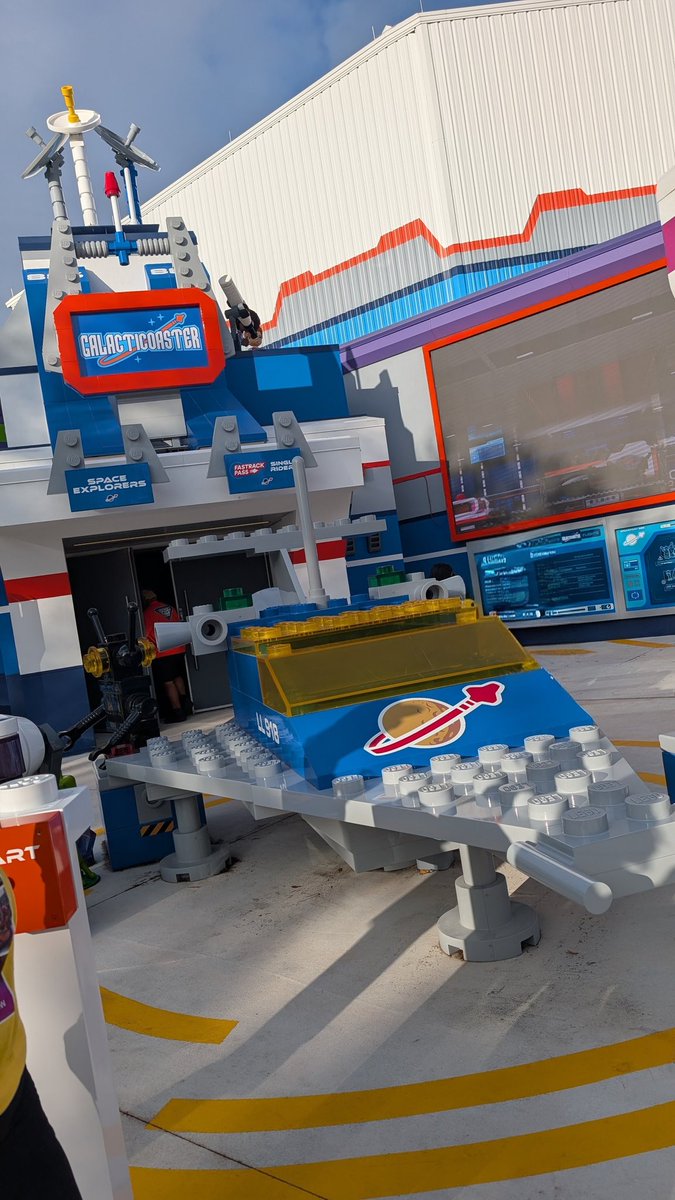 Theme Park Bar (Sponsored by Jack Link's) tweet media