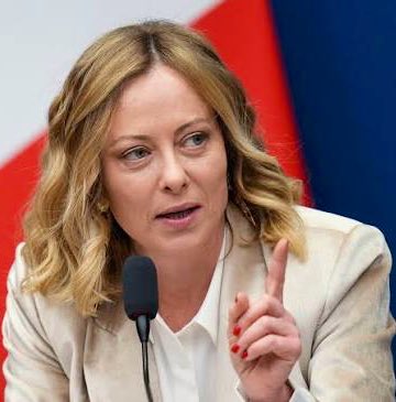 ألأحداث ألإيرانية بالعربية tweet media