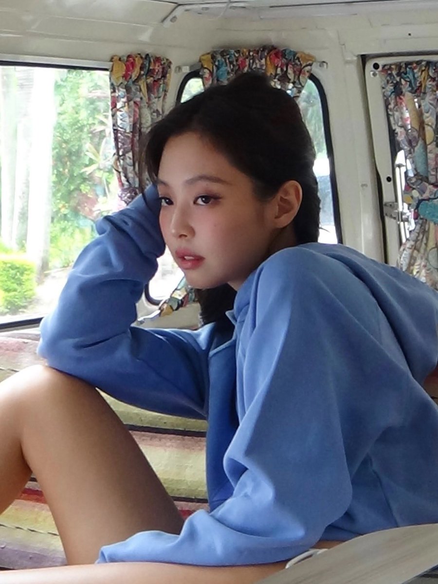 DC 제니 갤러리 tweet media