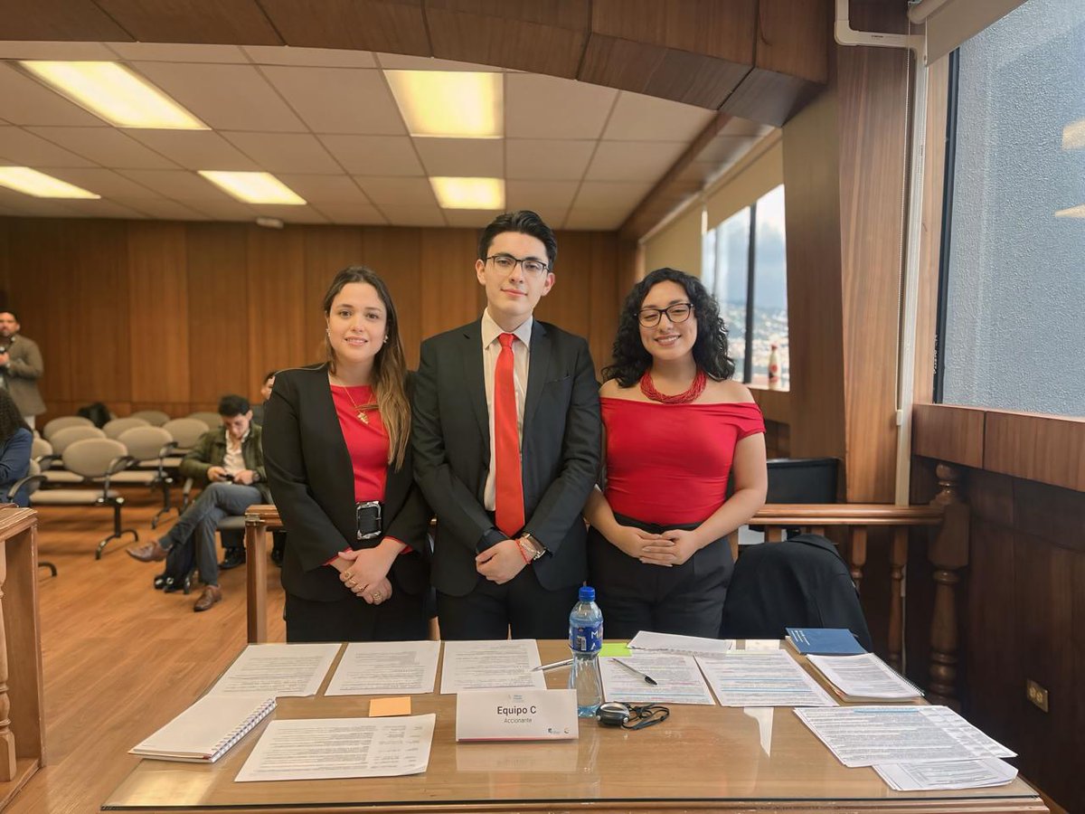 jurisprudenciaUCE tweet media