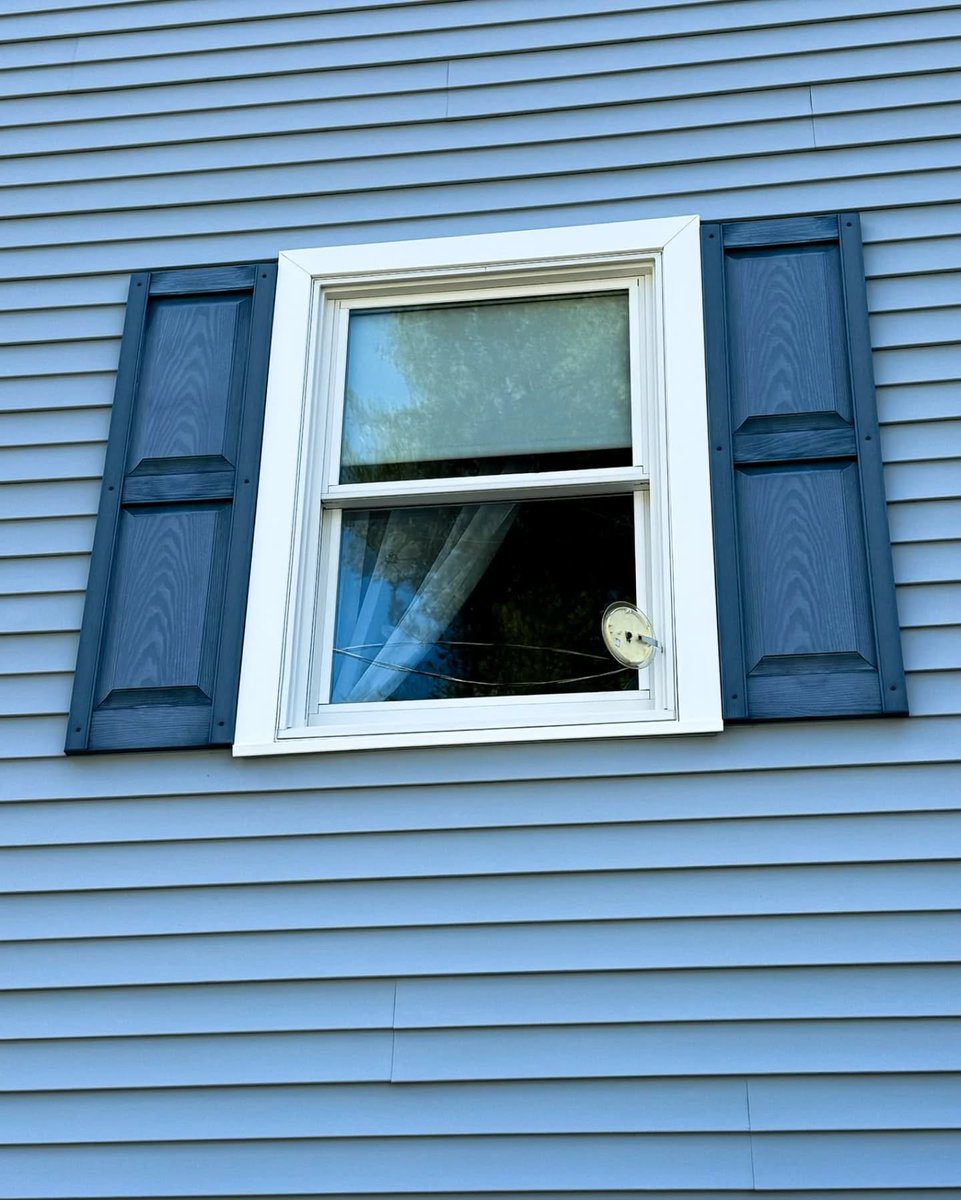 stratumma's tweet image. It was a straightforward job. We did the shutters for our client as she requested. The goal was to make her home more beautiful, so we replaced the old items with new ones. A one-day job!

#WindowDesign #windowtreatments #WindowCoverings #windowdecor