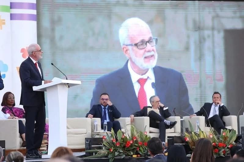 PabloLemusN's tweet photo. A tres años de la partida de Raúl Padilla, honramos su memoria y su invaluable aporte a la educación y la cultura como pilares para el desarrollo de Jalisco y México. 

Su legado y visión perdura en los proyectos que inició, como la Feria Internacional del Libro de Guadalajara, la más importante para libros en español y la segunda feria en magnitud a nivel global, un testimonio de su incansable trabajo que trascendió fronteras. 

Nuestro abrazo solidario a sus familiares y a toda la comunidad universitaria.