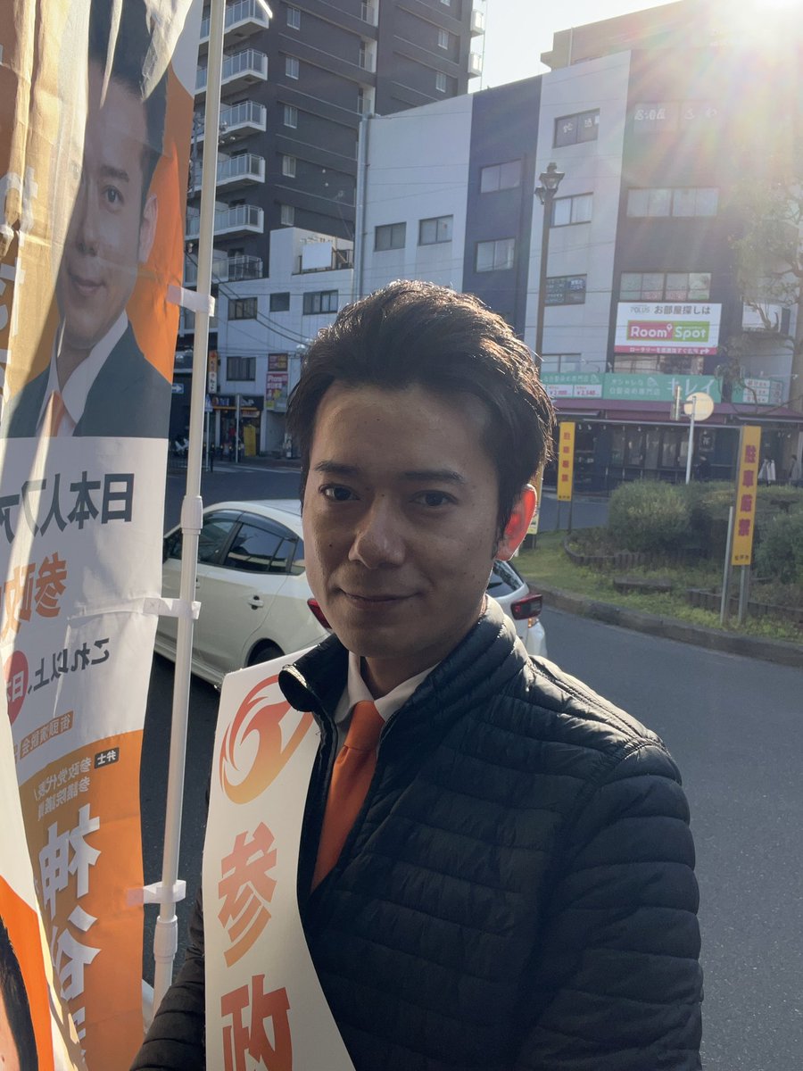 皆さん、おはようございます。
松戸市政改革委員の #まえはなわたる です！
今朝はJR北松戸駅にて、朝のご挨拶とビラ配りをしてまいりました。「一つください」と声をかけていただいたり、「頑張ってね」と応援のお言葉をいただいたり、本当に嬉しかったです😊✨