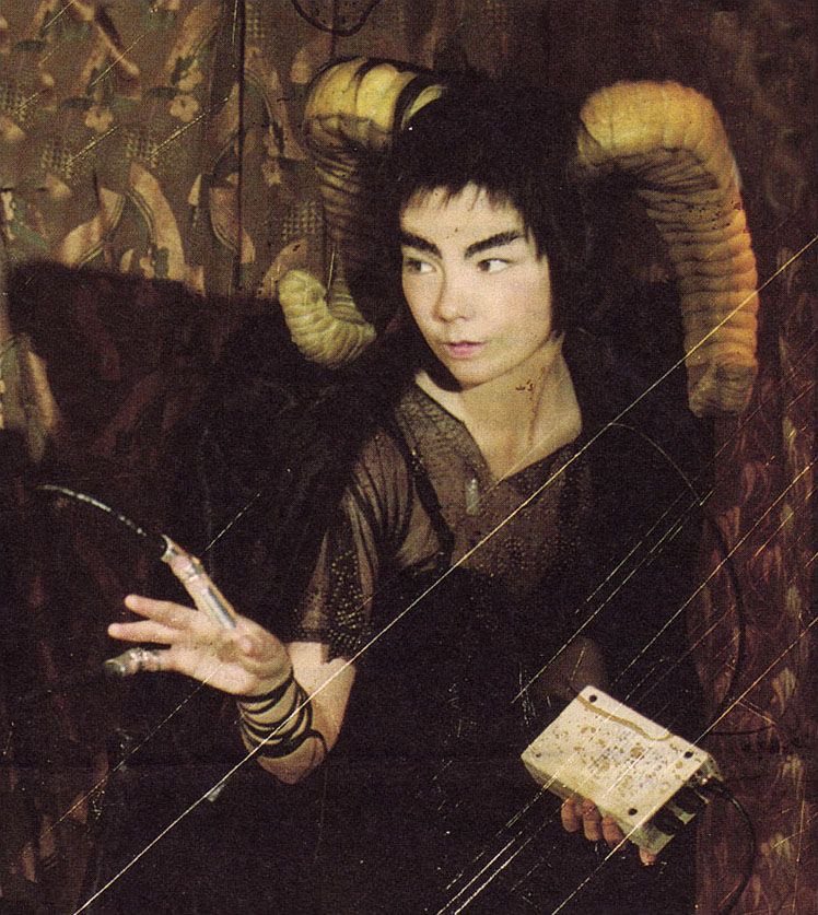 franiola tweet media