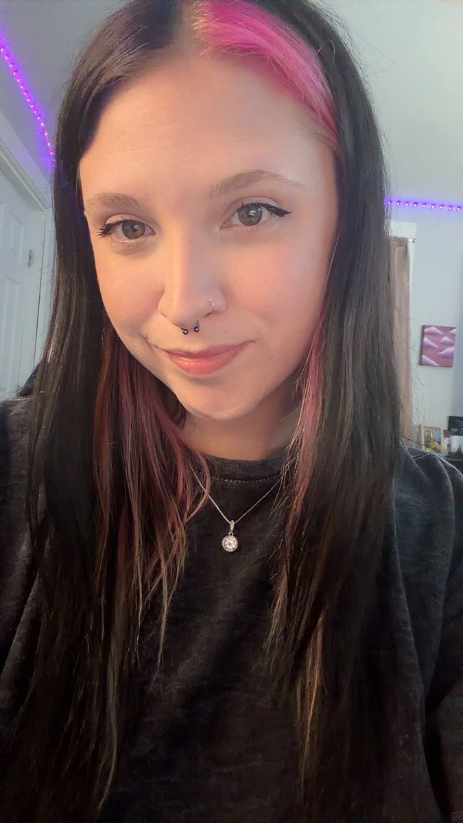 Ash 🌸 tweet media