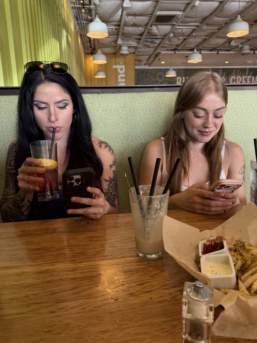 Sav Shawz tweet media