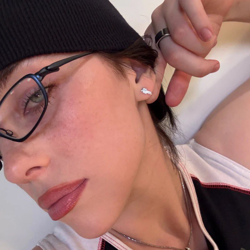 billie archive tweet media