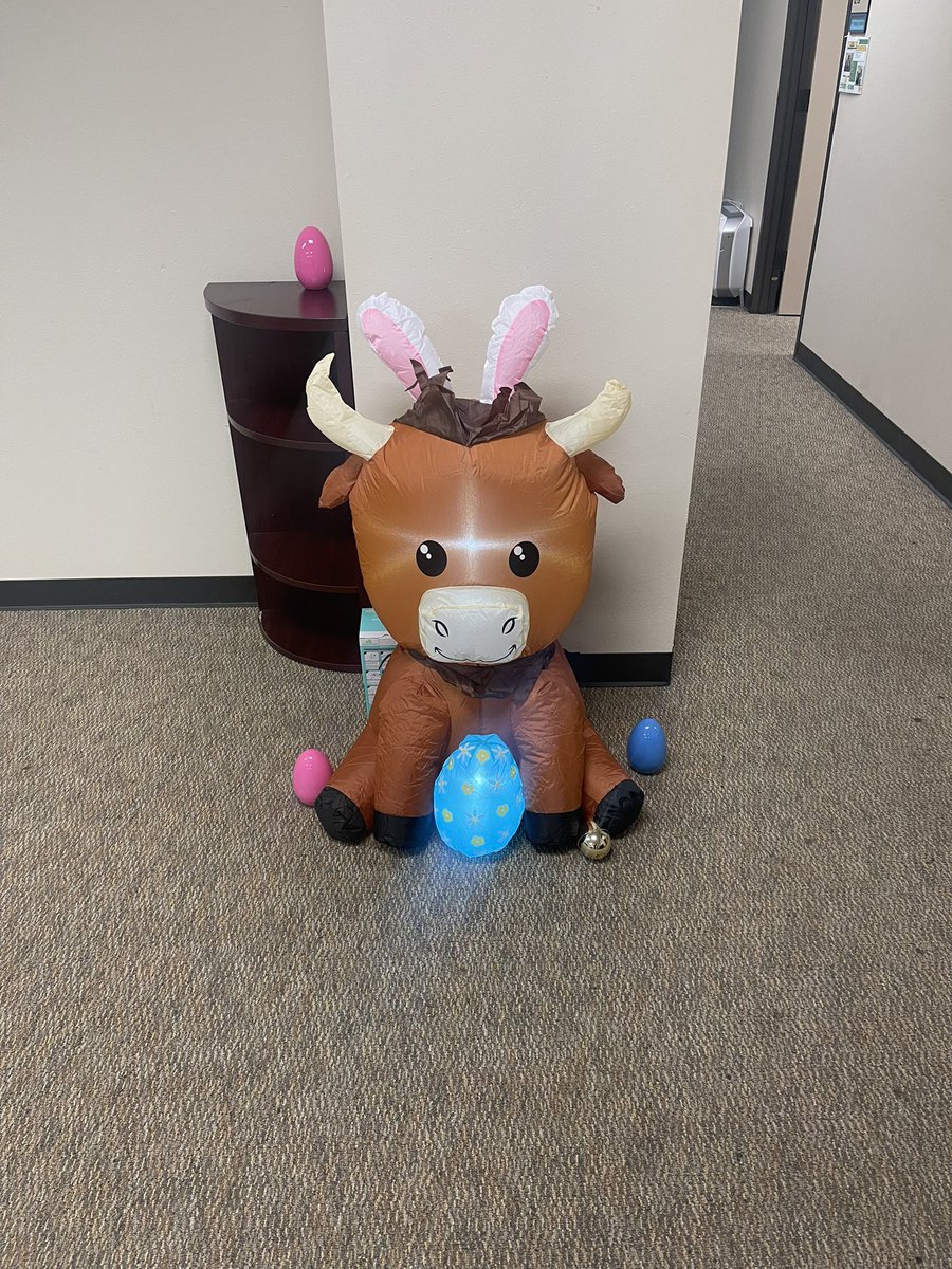 DanielleRedhea2's tweet photo. We had an Easter Egg hunt at the @HCDE_CASE office today! I found quite a few eggs and I’m going to enjoy the candy!! 🍬 https://t.co/jlJr7DnH1P