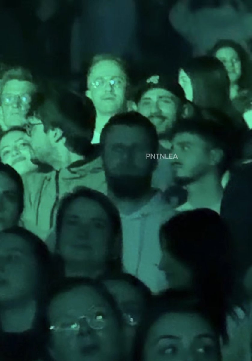 Léa 🌙ྀི tweet media