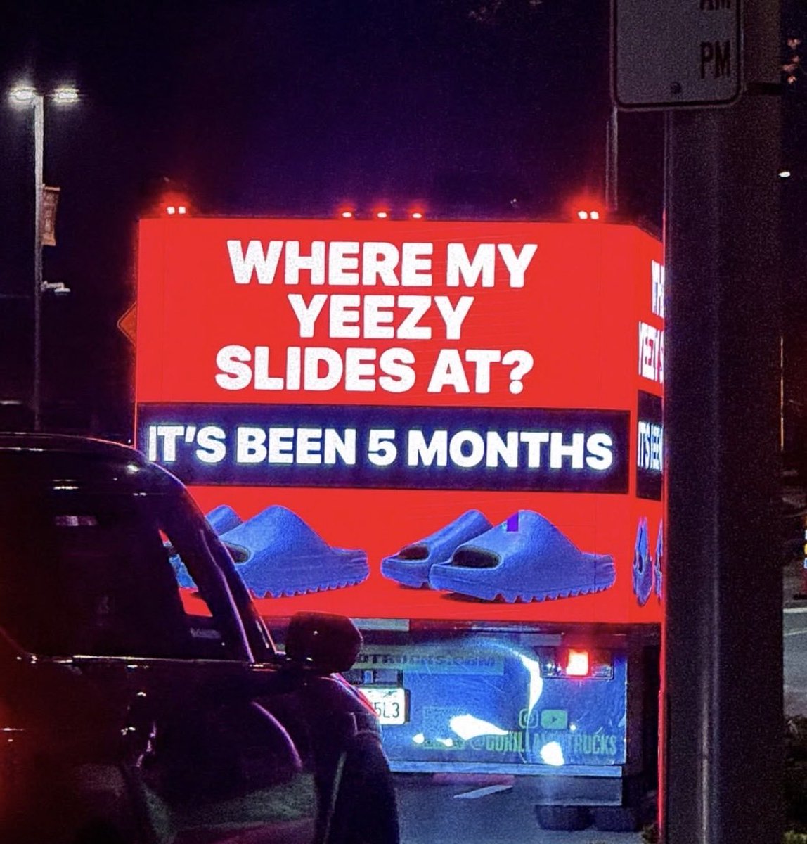 JustFreshKicks tweet media