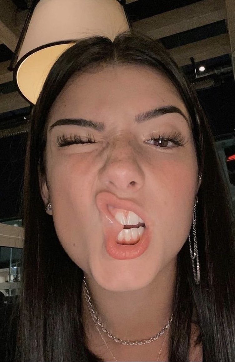 AddictedGooner tweet media