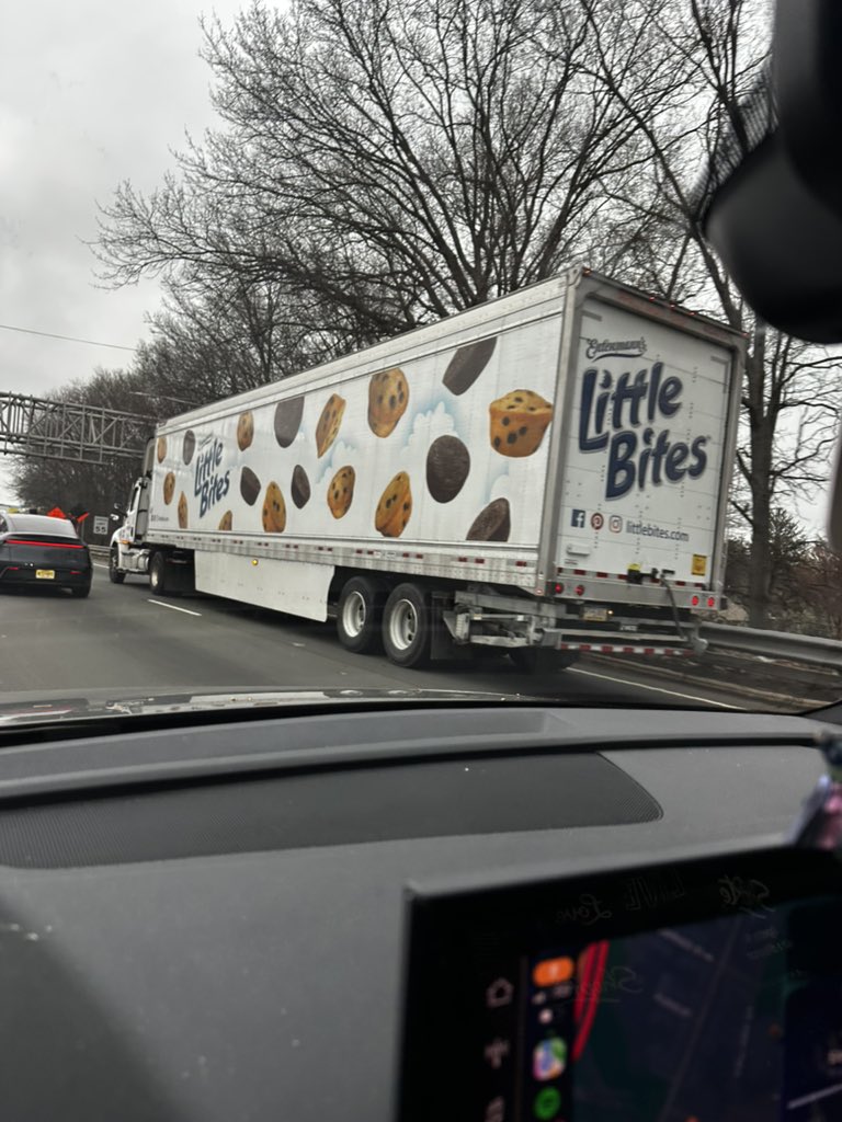 MickTooBomb tweet media