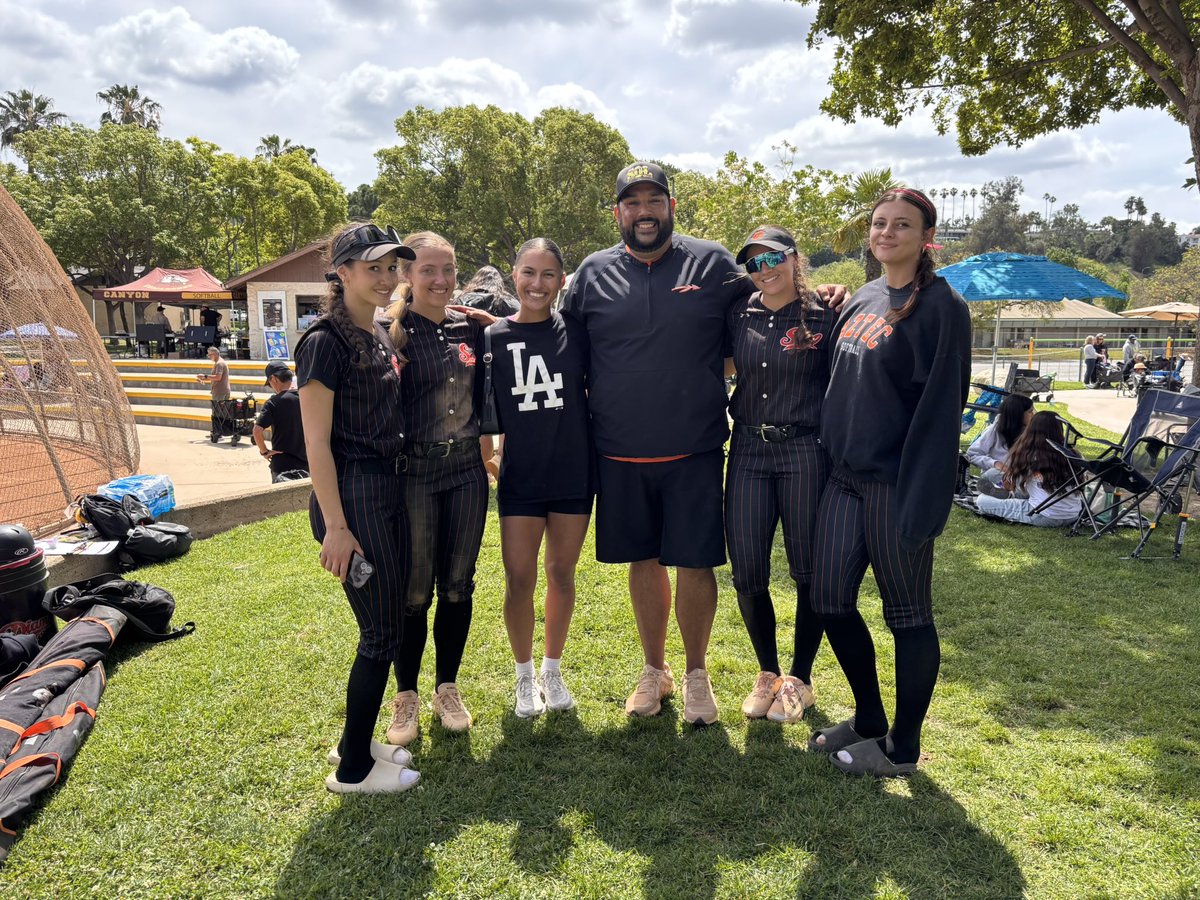 CDS Aztec Softball 🥎 tweet media