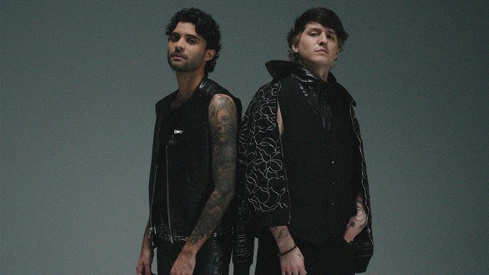 💥🔥🎶
#BajoCero de <a href="/ErickBrianColon/">Erick Brian</a> ft. <a href="/christophervele/">Christopher Velez 🔺</a> ha sido elegida por el voto de nuestros seguidores como uno de Los Últimos Grandes Estrenos Musicales.

¡Dale ❤️ si te parece un TEMAZO!
youtu.be/9lM852nkbMM?si…