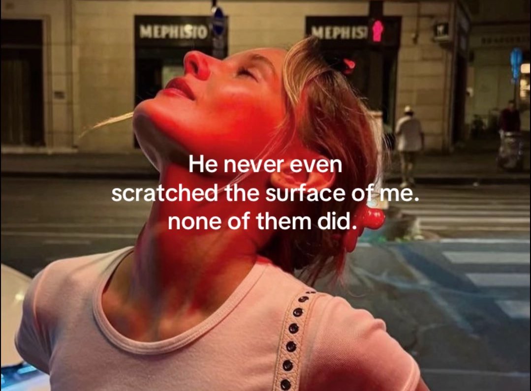 أسماء tweet media