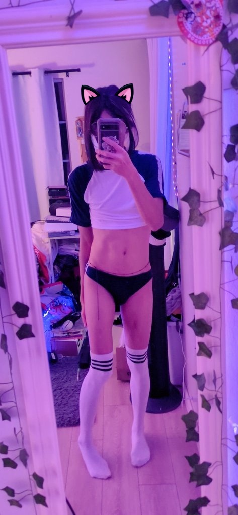 AznEboy's tweet photo. Work out with mee? :3 https://t.co/SFmA4Gk4Os
