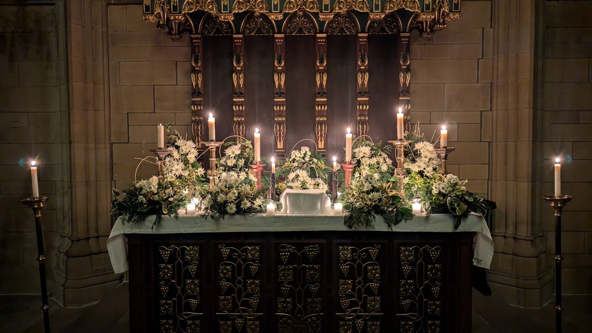 Wakefield Cathedral tweet media
