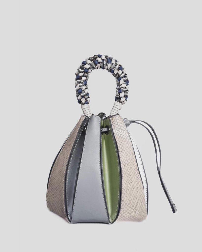 Michel_Telles's tweet image. #Ryzí relança modelo #Okoye em versões exclusivas e únicas para a Páscoa! #moda  faroldabahia.com.br/noticia/ryzi-r…