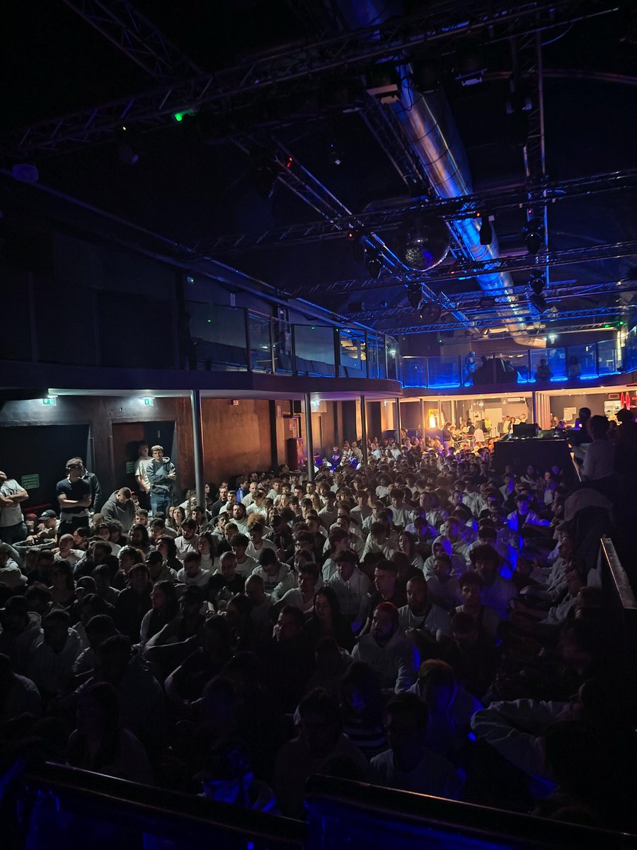 GabriellaCadei's tweet photo. La scorsa settimana #ConsciousMusicCircle ha collaborato con #Axos: 700 persone hanno vissuto la meditazione #MiracleOfMind di #Sadhguru prima del live. 🧘♂️🎤
Vedere questa connessione tra rap e consapevolezza conferma che musica e meditazione sono un binomio potentissimo. https://t.co/IwCsmQusSy