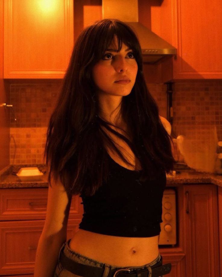 vampirizarei's tweet photo. ⠀⠀ 
✷ alice fortescue ─┈ @bittvrsweert ₊˚ ❨

ıdαde: 20
sexuαlıdαde: bissexual.
pronomes: ela/dela.
espécıe: vampiro.
curso: direito. https://t.co/Bp25QUYH0N
