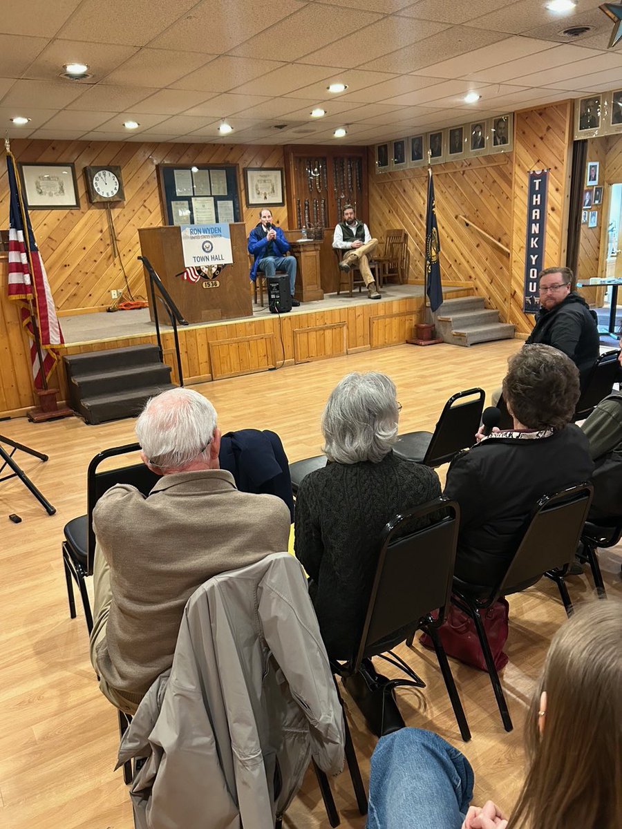 Ron Wyden tweet media