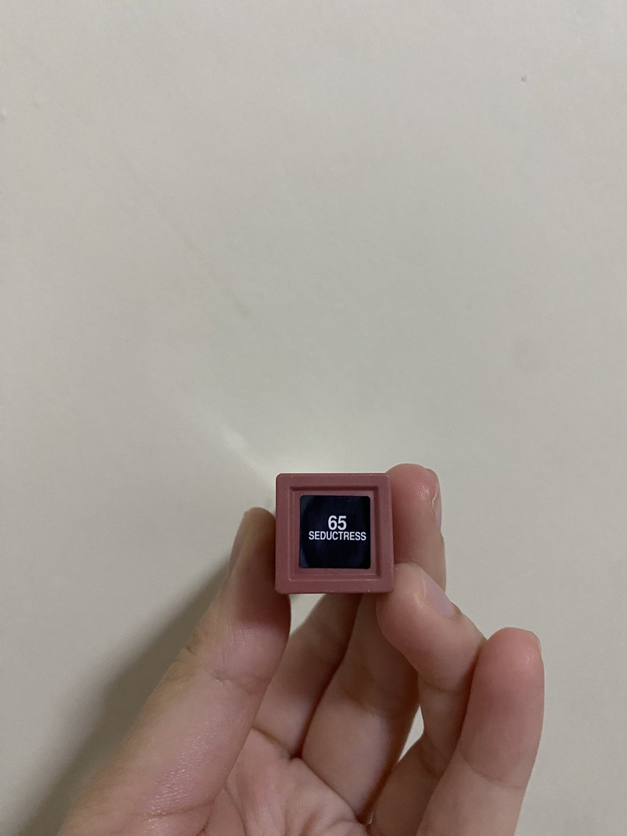 Sp store tweet media