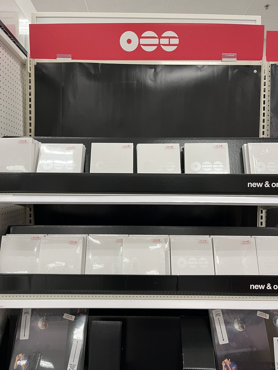 Namjoon’s Overalls ⊙⊝⊜ (are mostly IA) tweet media